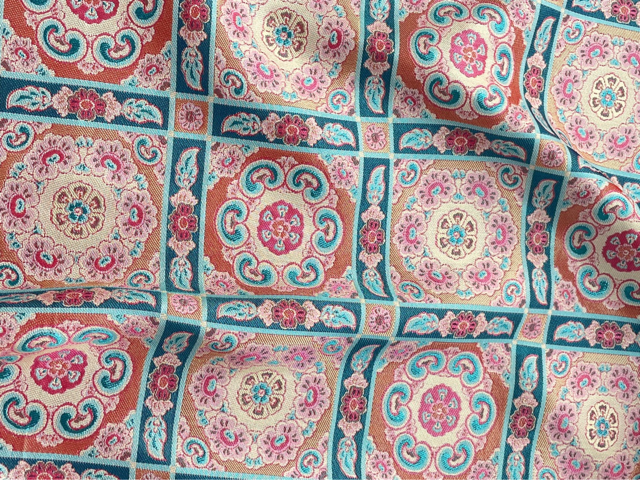 Human silk imitation Shu brocade fabric, new Chinese treasure jacquard brocade brocade satin national style vest jacket clothing fabric