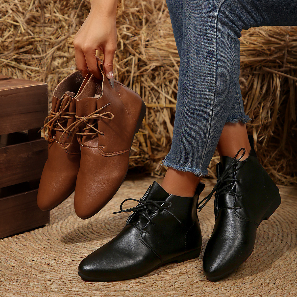 Foreign trade retro pointed short boots women's 2024 autumn and winter new flat boots front lace short boots plus size in stock