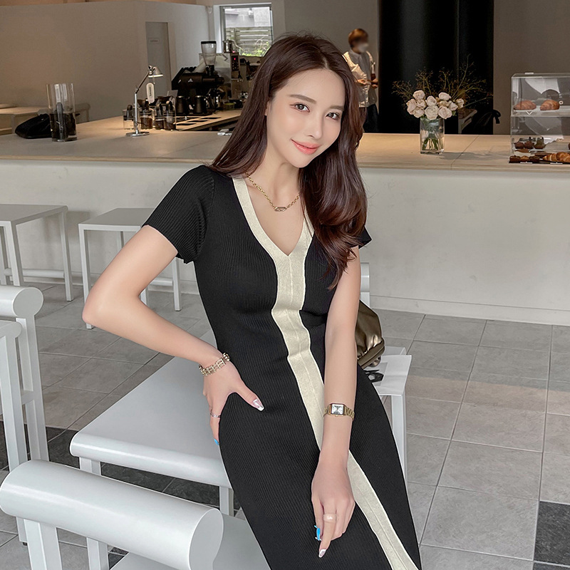 Picture of 2025 Summer Japanese Korean Women's V-neck Short Sleeve Stitching Contrast Color Sweater Dress Front Split Knitted dress 6187