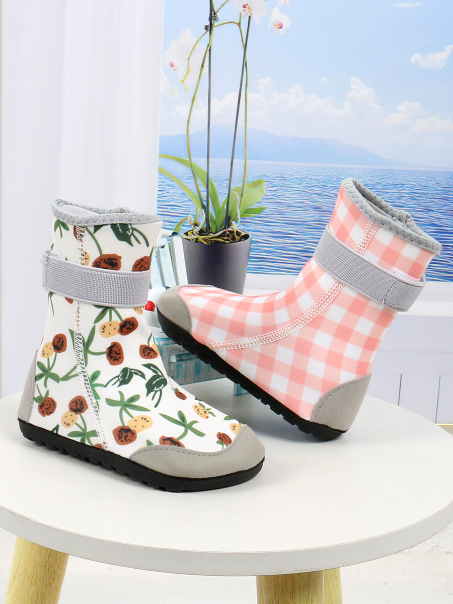 Children's High-tube Beach Shoes and Socks Water Park Swimming Wading Shoes Adult Tracing Shoes Non-slip Anti-cut and Sea-driving Shoes and Socks