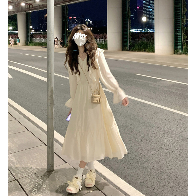Gentle V-neck Long-sleeved Dress Women's Autumn 2023 New Ruffled High-end Waisted Slimming Long Dress