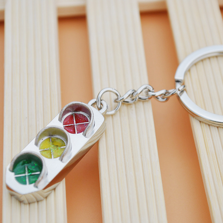 Personalized creative traffic light keychain car key chain traffic signal light men and women key ring printable logo