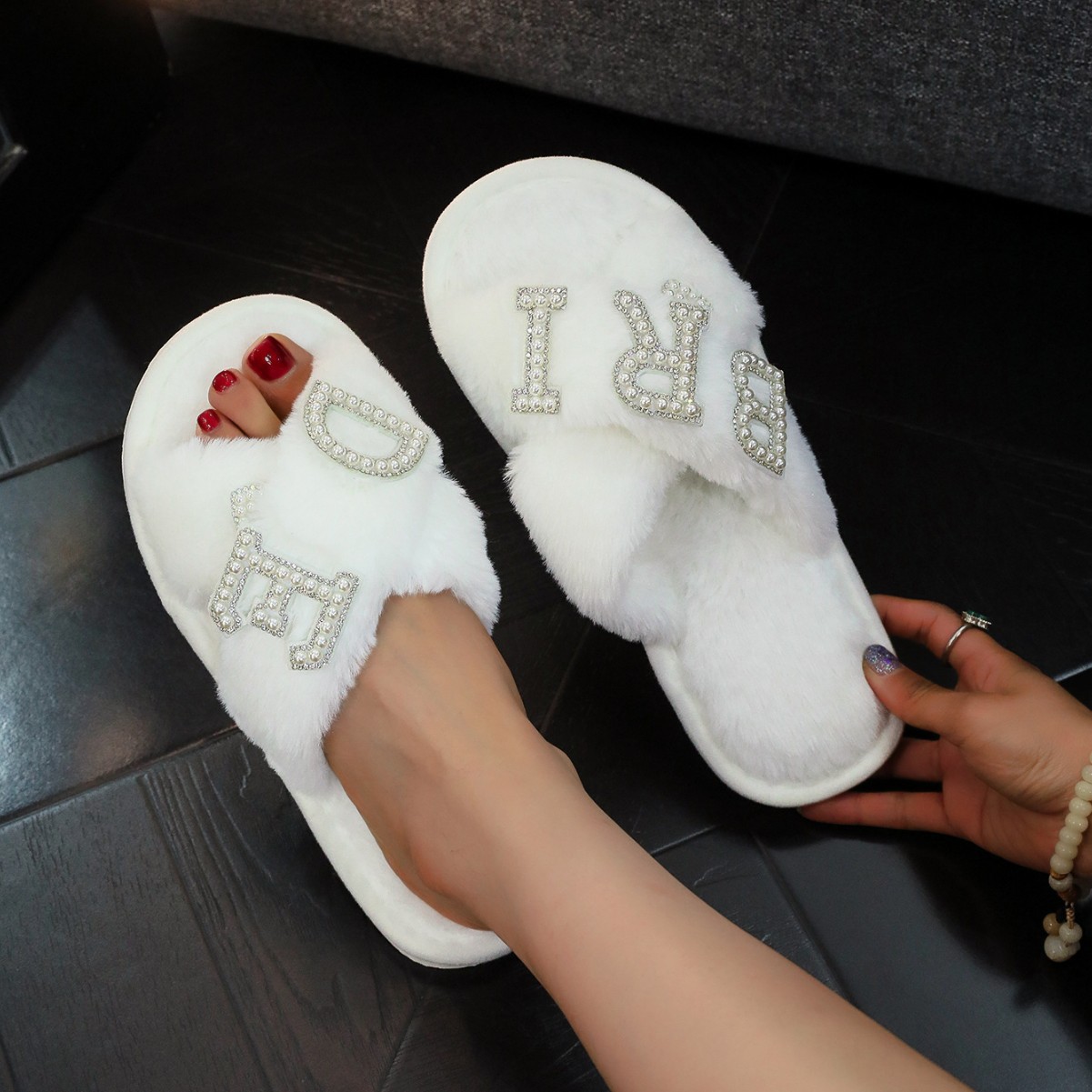 Cross-border Explosions Amazon Plush Cross Belt Open Toe Four Seasons Fashion Home Women Warm Fashion Slippers