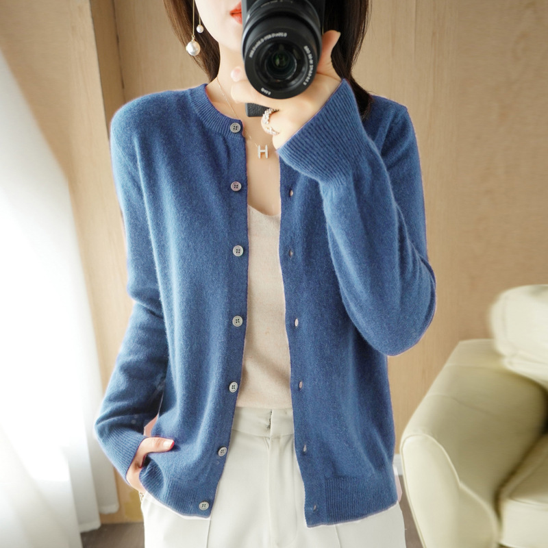 Picture of New 2025 Autumn and Winter Ol Elegant Cardigan Long-Sleeved Round Neck Straight Sweater Women's Knitted Knitwear One Piece Wholesale