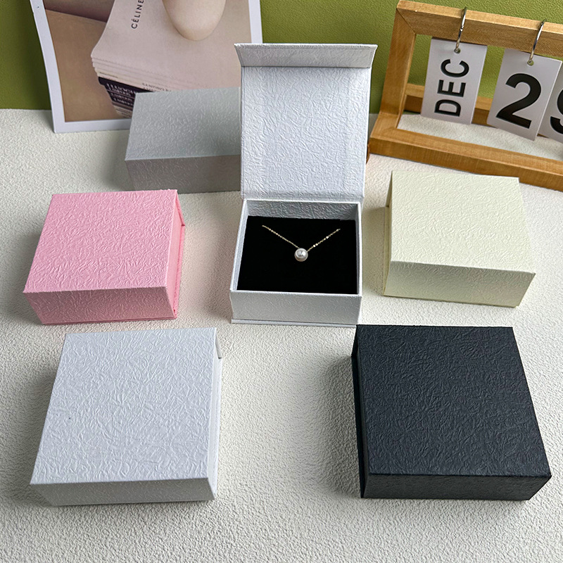Flip Jewelry Box Paper Box Jewelry Necklace Earrings Ring Packaging Jewelry Box Flip Box Magnetic Suction Flip Box