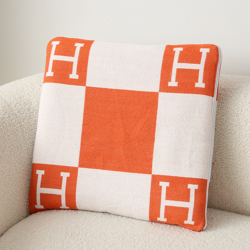 Picture of Cross-Border Amazon Fleece Blanket Single Blanket Air Conditioning Blanket Sofa Cover Blanket Nap Blanket H Letter Aviation Flight Blanket