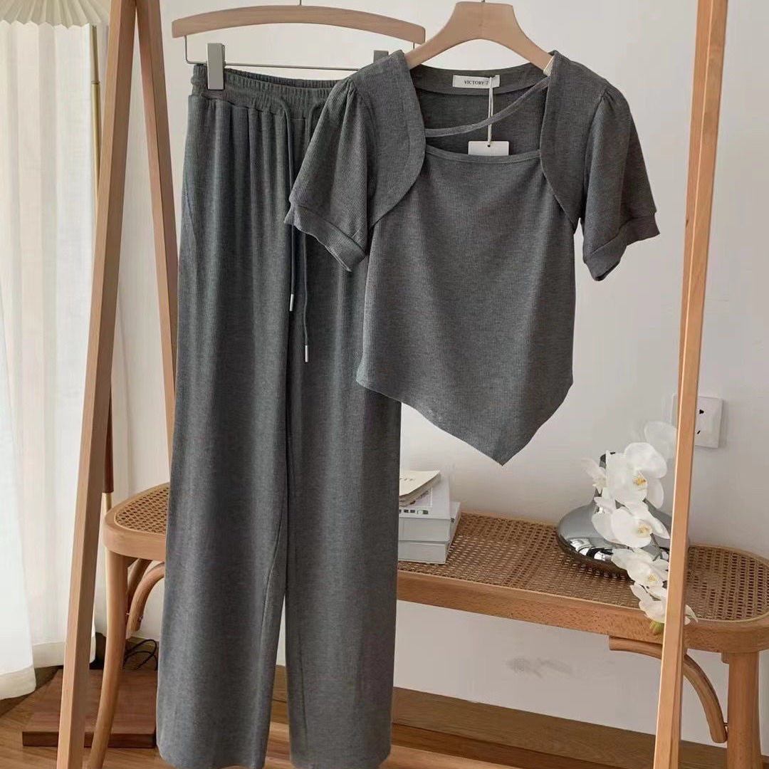 Trendy Summer Solid Color Short-Sleeve Outfit for Women 2025 New Stylish Top with Unique Design and Wide-Leg Pants Two-Piece Set