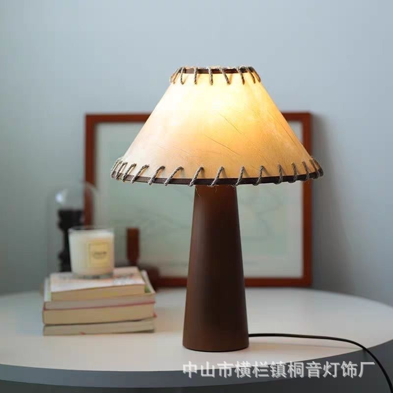 Japanese Style Table Lamp for Living Room Nostalgic Tea Room Decoration Study Ornaments Vintage Homestay Hotel Bedroom Bedside Lamp