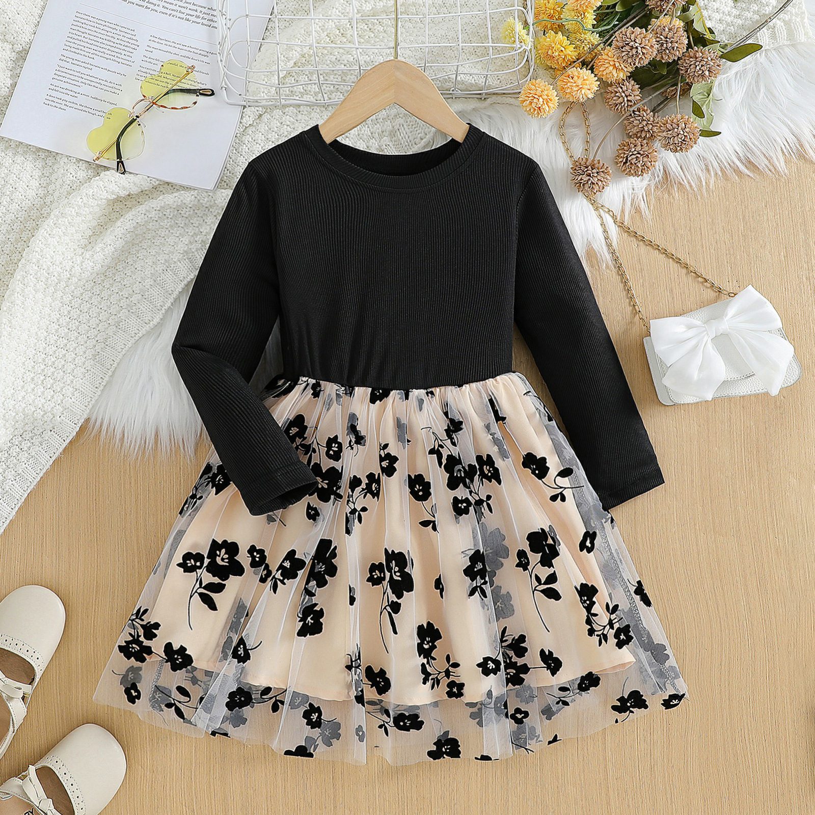 2024 Spring and Autumn Foreign Trade Explosions Girls Solid Color Pit Strip Long Sleeve Crewneck Black Rose Mesh Princess dress