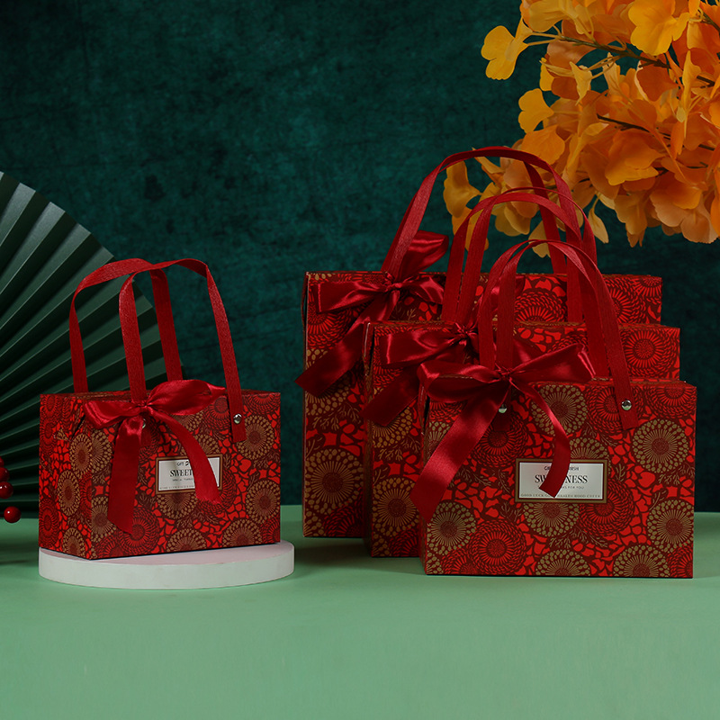 Picture of Hand gift box creative candy box wedding back gift box empty box wedding candy gift box candy box in stock wholesale
