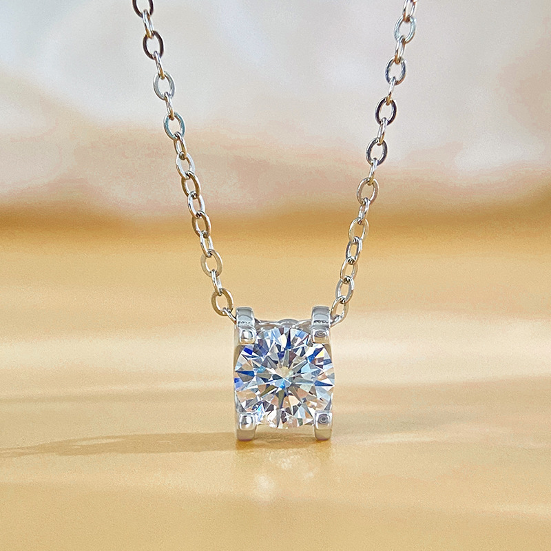 Moissanite Sterling Silver Necklace for Women, Classic Bull Head Pendant, High-End, Elegant, Versatile Collarbone Chain, Gift for Girlfriend