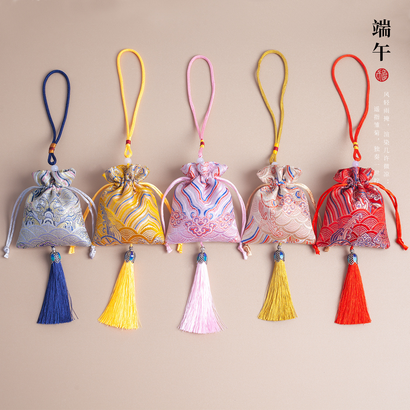 Dragon Boat Festival New New Chinese in stock Brocade Antique Palace Sachet Bag Antique Carry-on Car Hangers