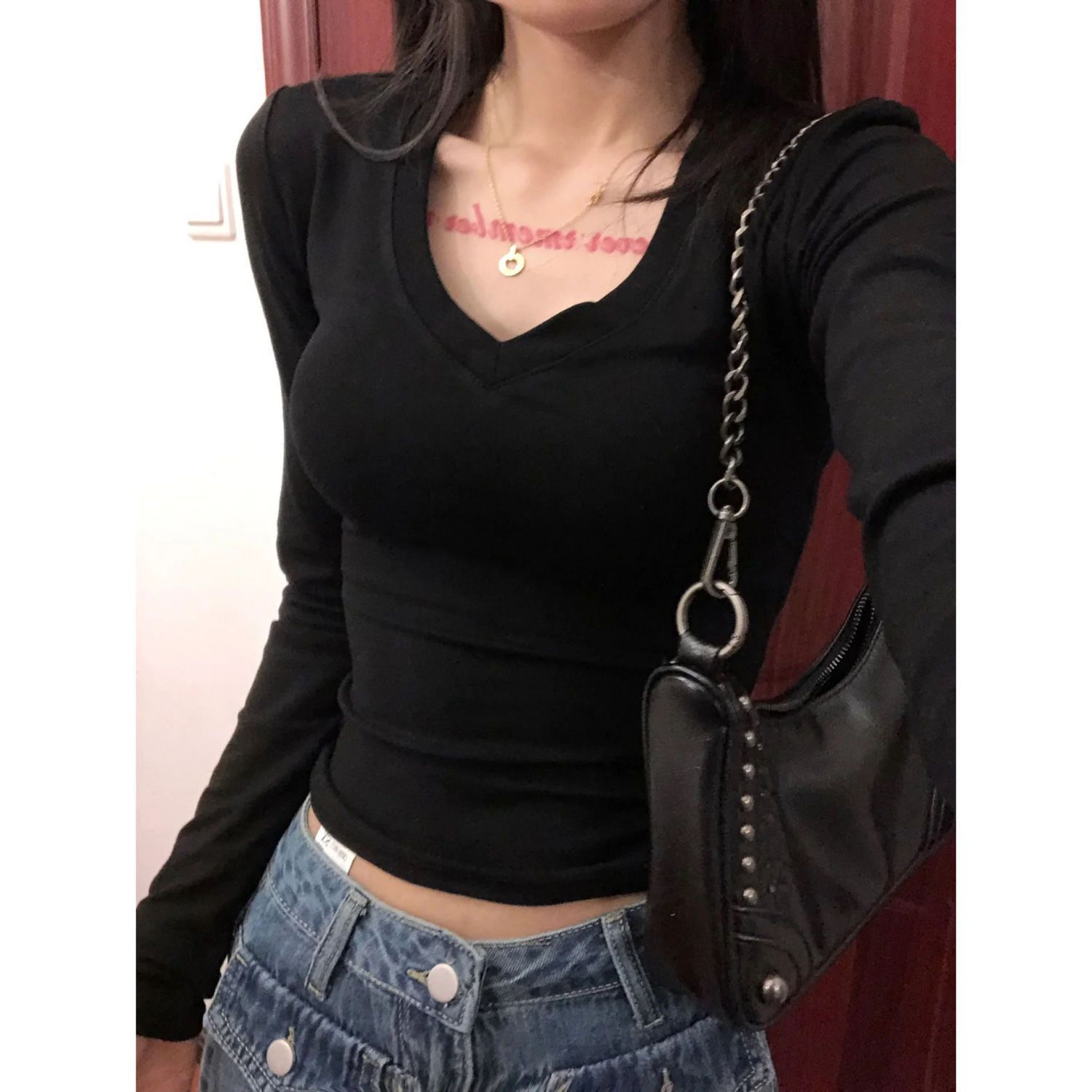 Velvet V-Neck Tight Shoulder Long-Sleeved T-Shirt Women's Inner Base Shirt Slim-Fit Slimming Tight Waist Black Short Top Shirt