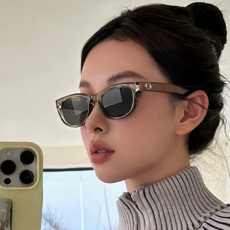 Picture of New sunglasses women's high-end anti-ultraviolet sunglasses men's European and American retro fashion oval small frame high color value