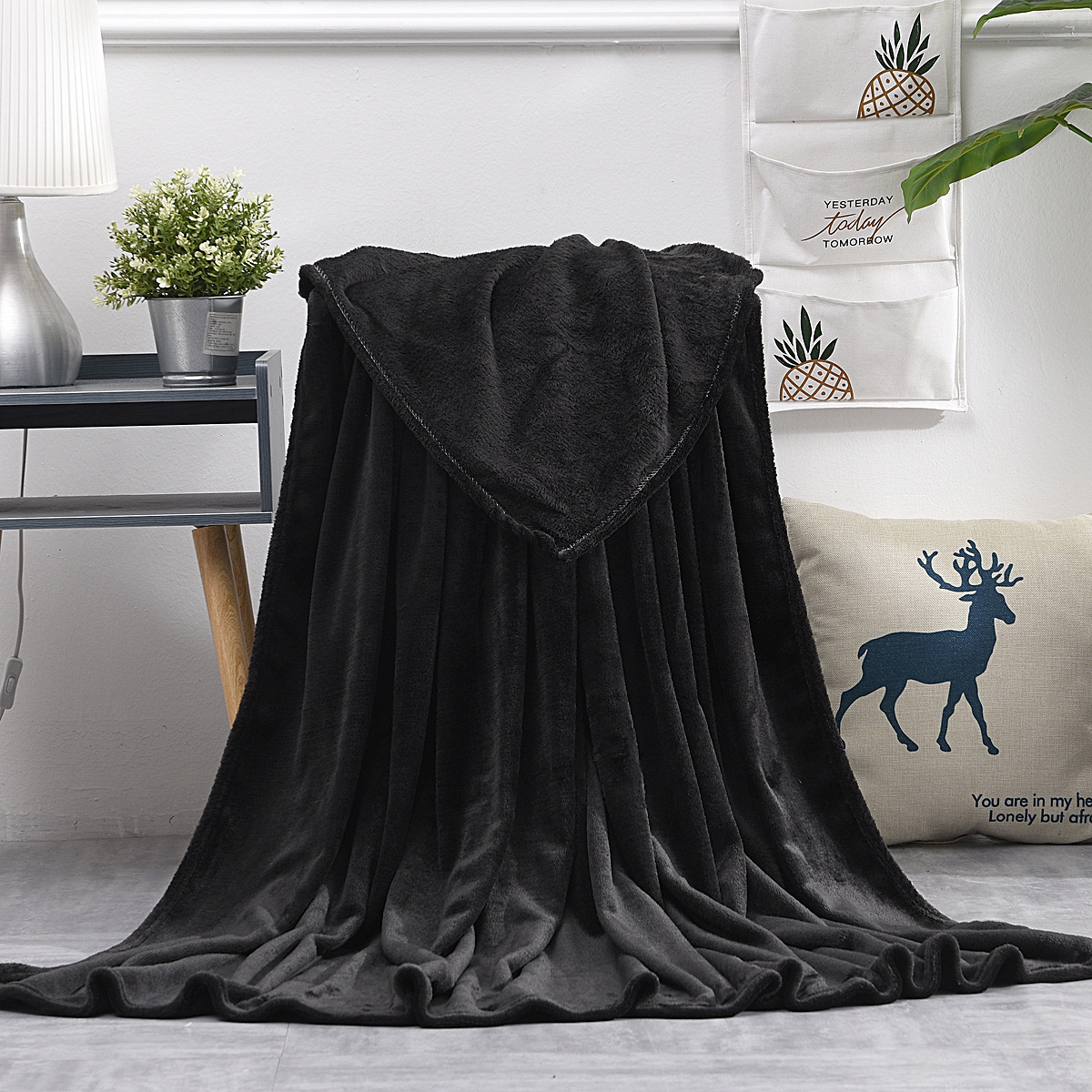 Picture of Solid color flannel blanket coral fleece pet blanket cross-border flannel blanket gift velvet nap blanket wholesale