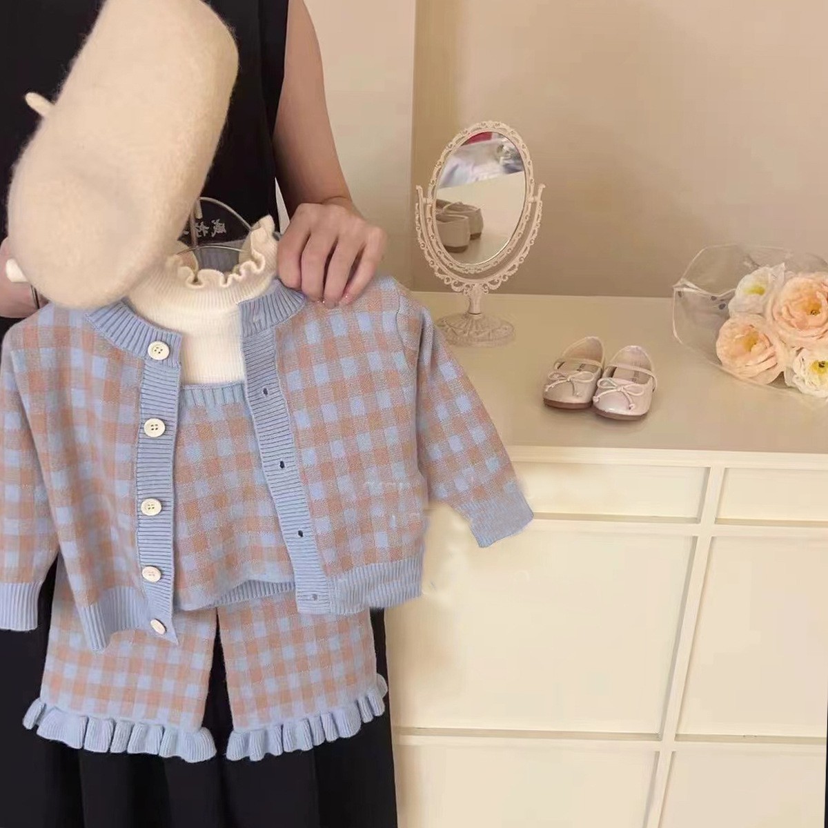 Picture of Korean version of children's clothing autumn and winter foreign style new girls retro temperament fashion solid color knitted sweater wool pants suit fashion