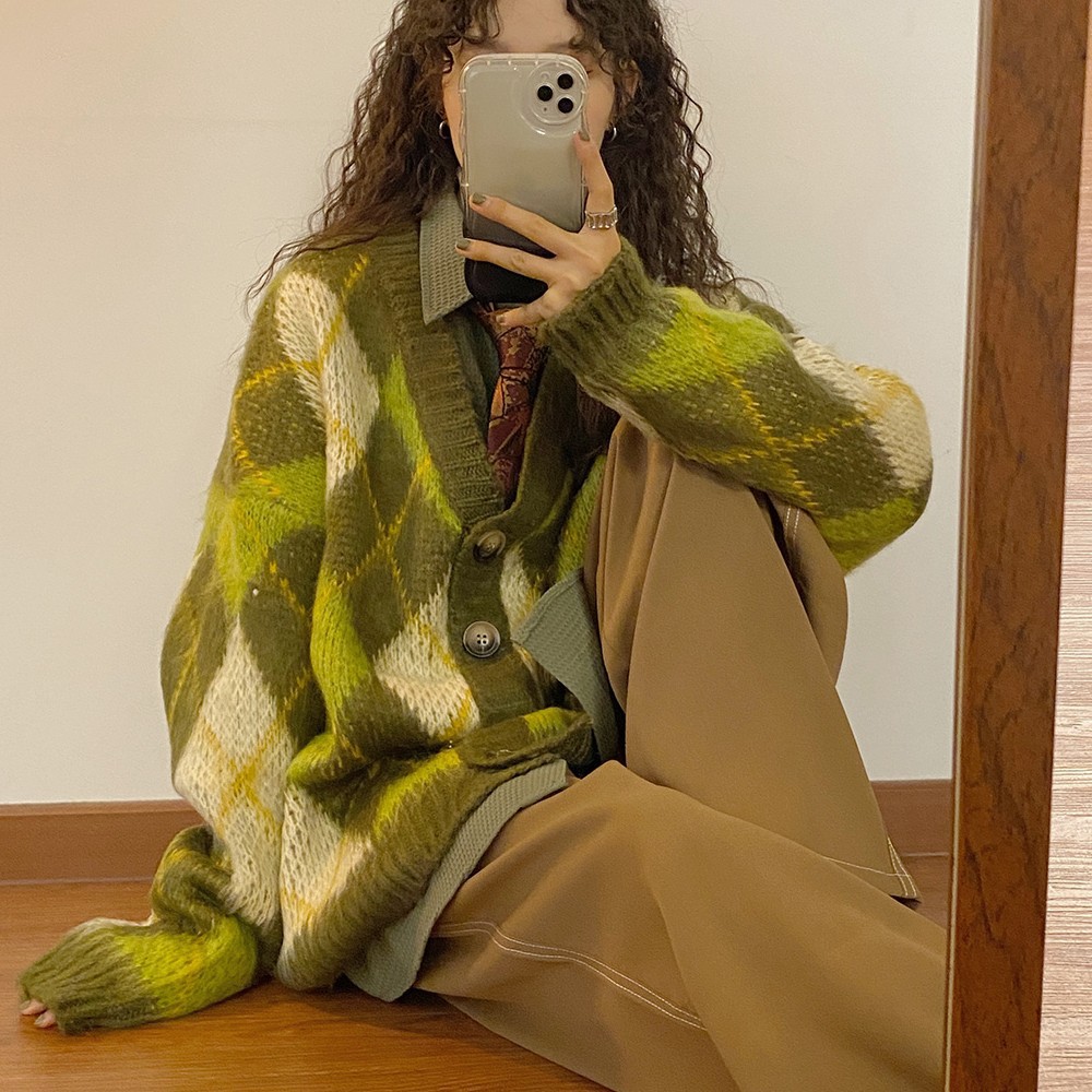 Picture of American retro 2022 new autumn and winter loose green rhombus sweater cardigan coat thickened lazy sweater for women