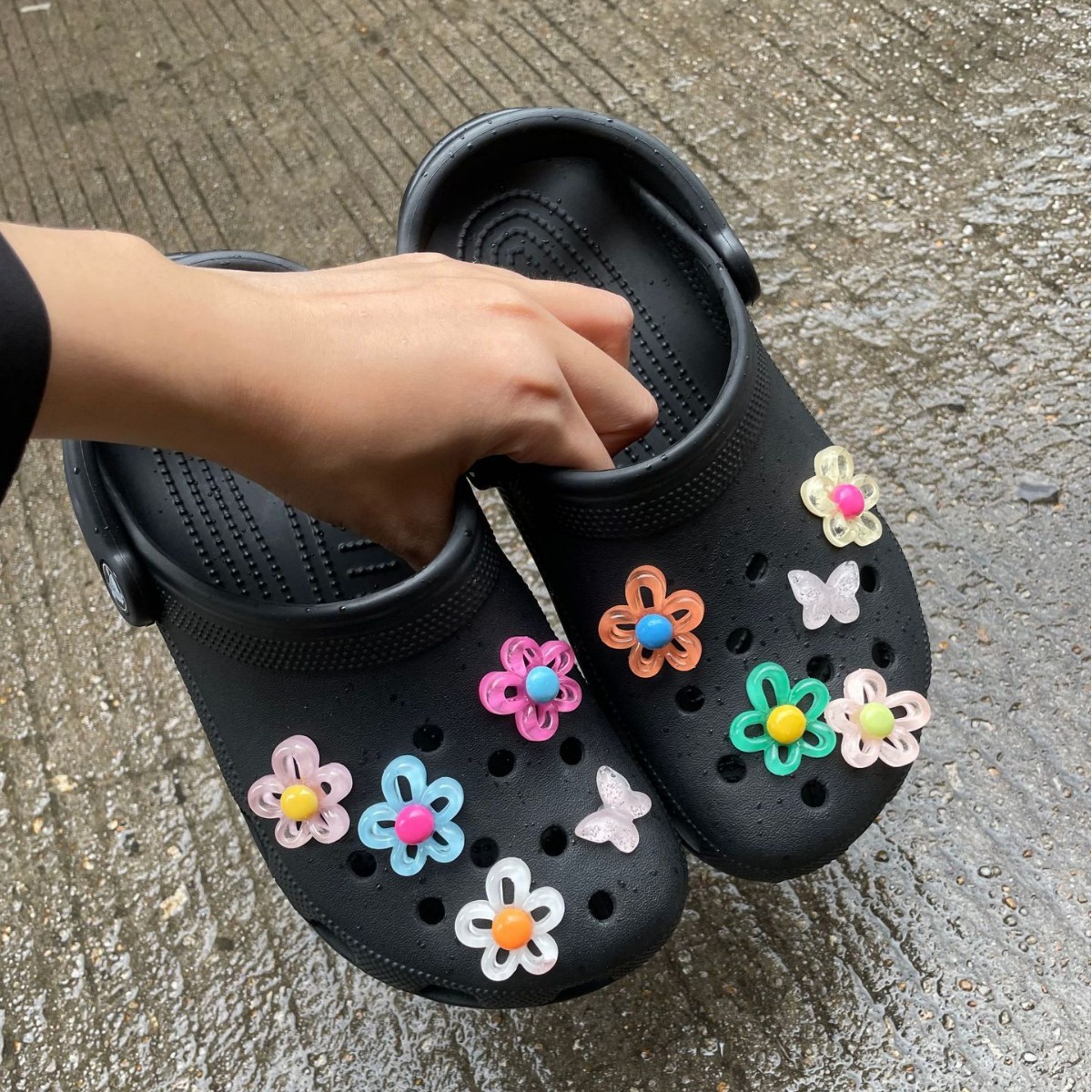Cross-border new acrylic clog decorative shoe flowers, cute five-petal flower buckles, high-end beach shoe bag accessories