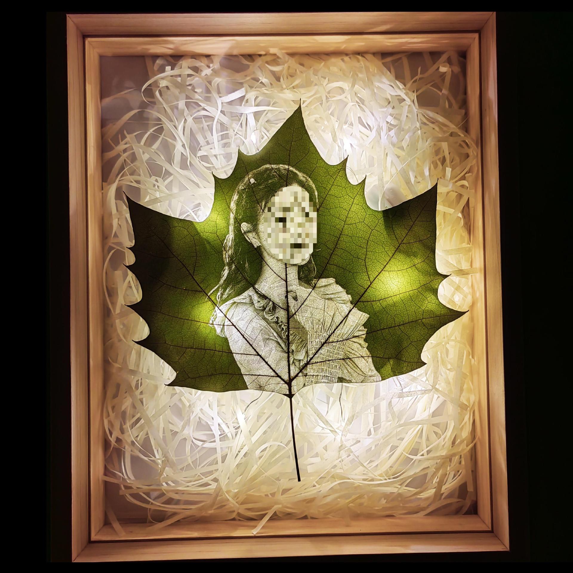 Picture of Leaf carving photos set to send girlfriends girl photos leaves wedding anniversary diy leaf carving birthday gift