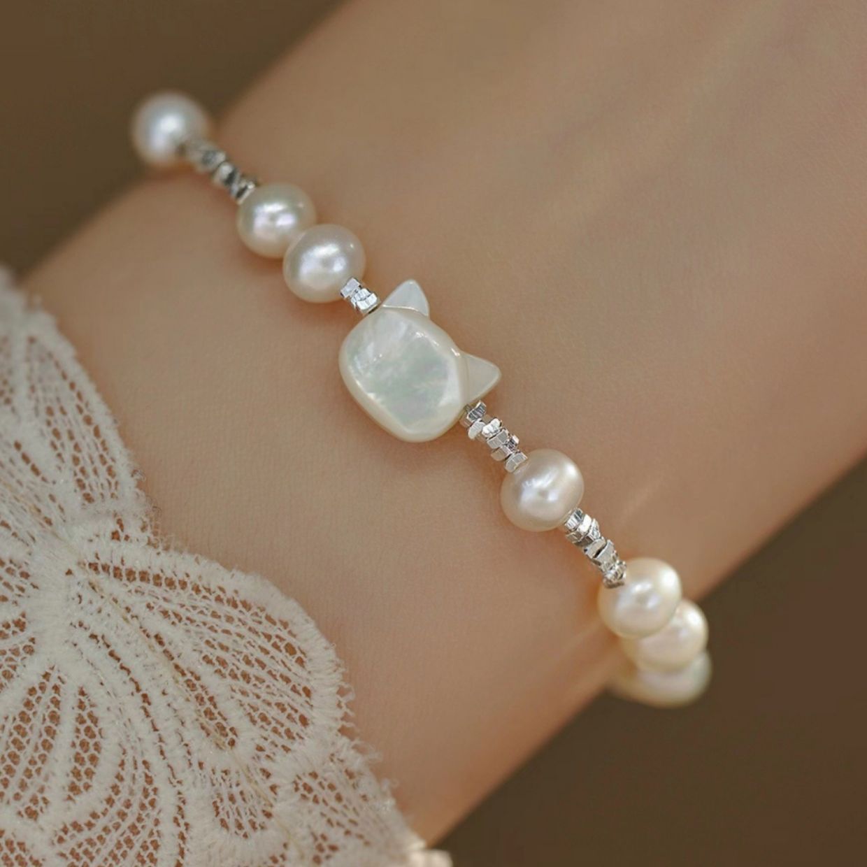 Natural freshwater pearl white mother-of-pearl cat broken silver bracelet simple Joker female blogger with manufacturers wholesale