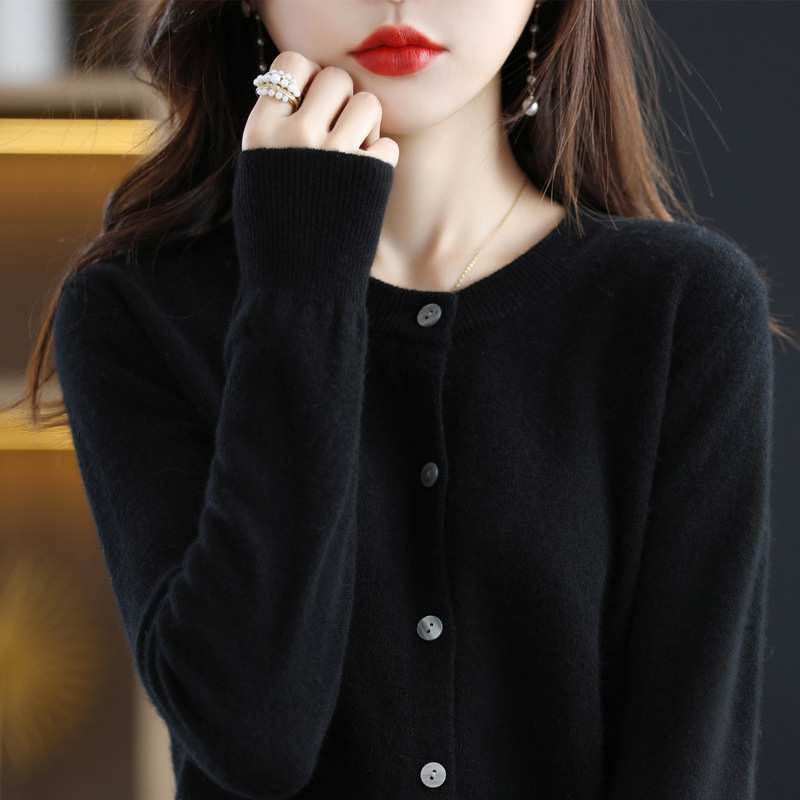 Picture of New 2025 Autumn and Winter Ol Elegant Cardigan Long-Sleeved Round Neck Straight Sweater Women's Knitted Knitwear One Piece Wholesale