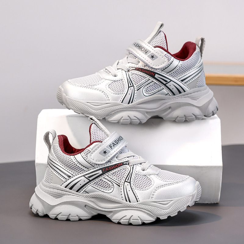 Picture of Boys' sneakers 2025 autumn new lightweight walking shoes for primary and secondary school students casual versatile children's shoes sneakers trend