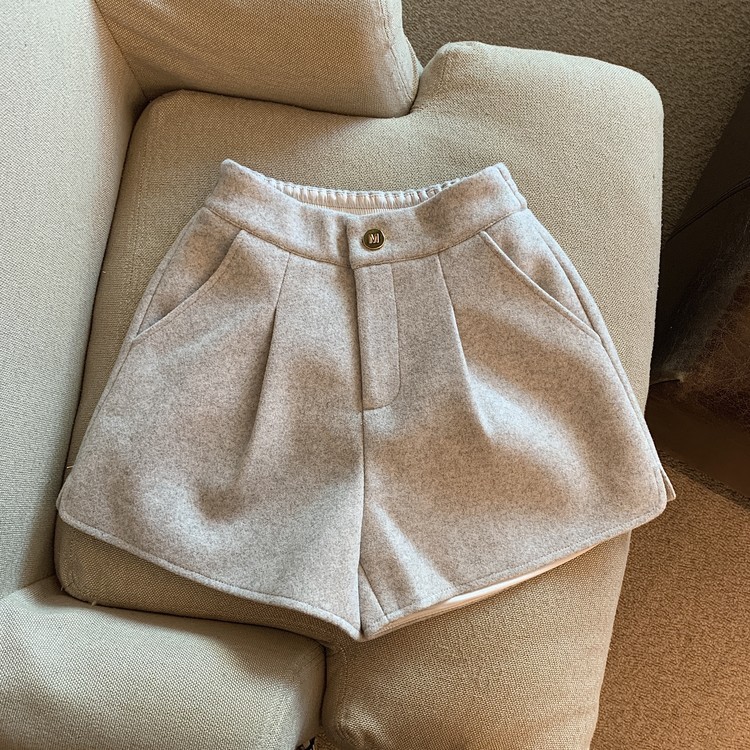 Picture of Thickened Woolen Slit Wide-Leg Shorts for Women, High-Waisted, Loose, Straight, Casual Outer Wear Boot Pants, Casual and Versatile