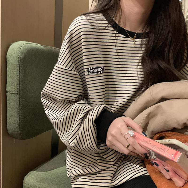 Picture of Striped T-Shirt Base Layer for Women, 2025 Autumn New Round Neck Long-Sleeve Sweatshirt, Korean Style Tops, Women's Clothing for Export
