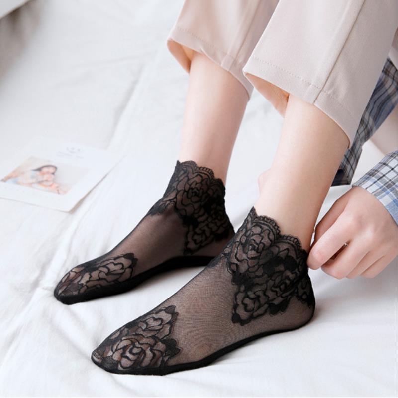 Picture of New lace short socks thin cotton mid-tube stockings spring and summer sweat-absorbent non-slip invisible boat socks ladies socks
