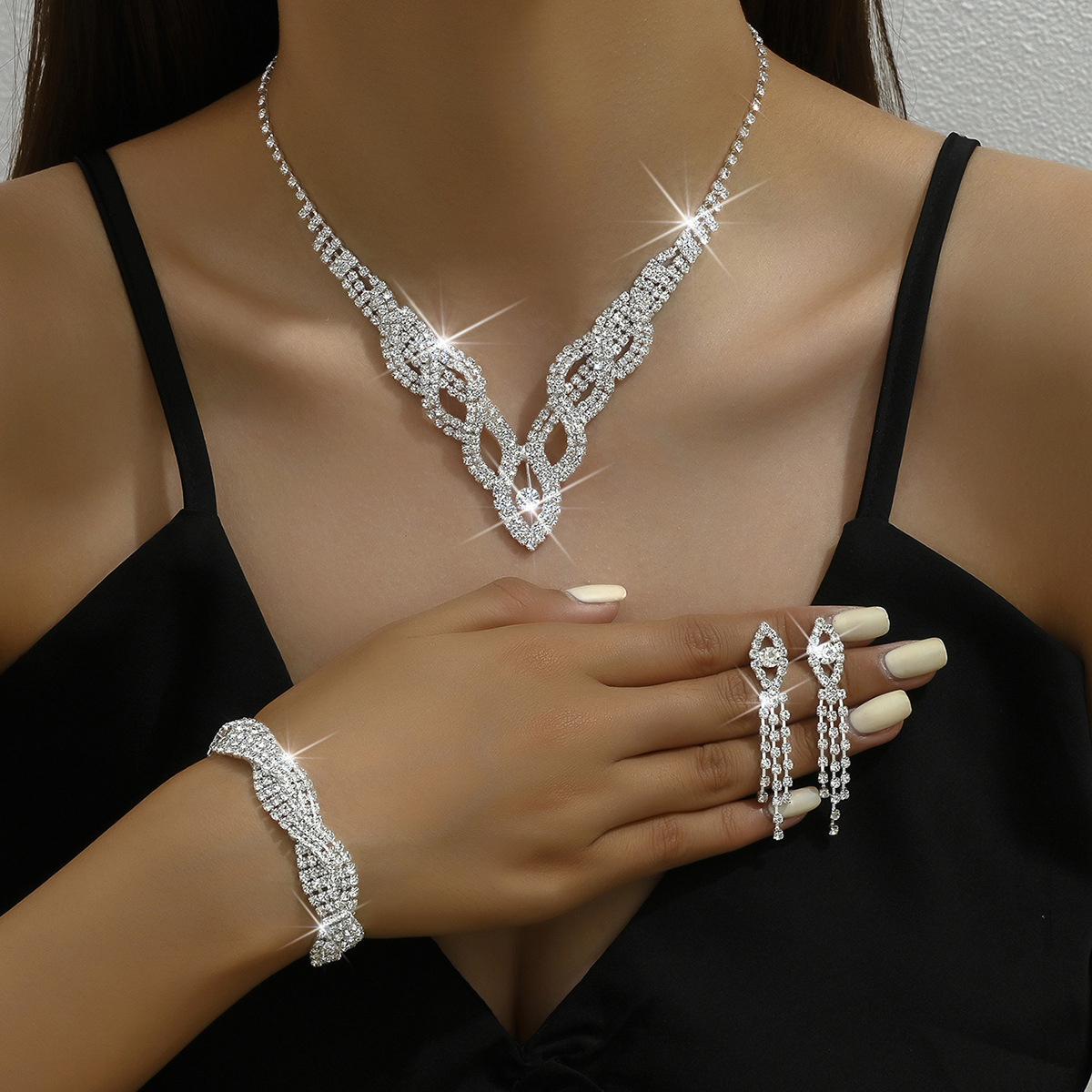 Cross-border jewelry wholesale European and American style wedding dress bride hollow full diamond Women's necklace earrings set of three pieces