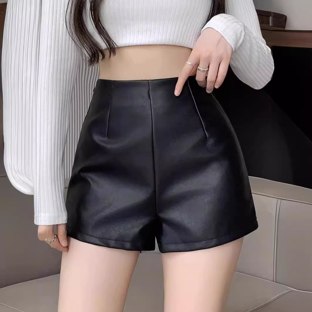 Black PU Leather Shorts Women's 2025 Autumn and Winter New Outfit High Waist Slimming A- Shaped Pants Fashion Boots Pants