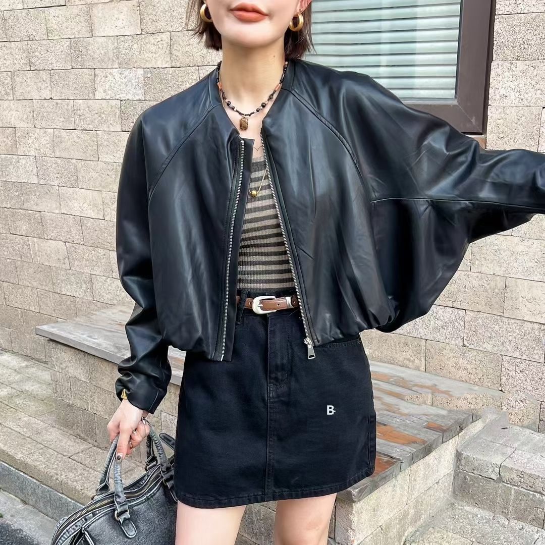 Picture of 2025 Autumn and Winter New Batman Loose Casual Fit Leather Tops Women's Easiest for Match Slim Long Sleeve Pu Soft Leather Top Trendy