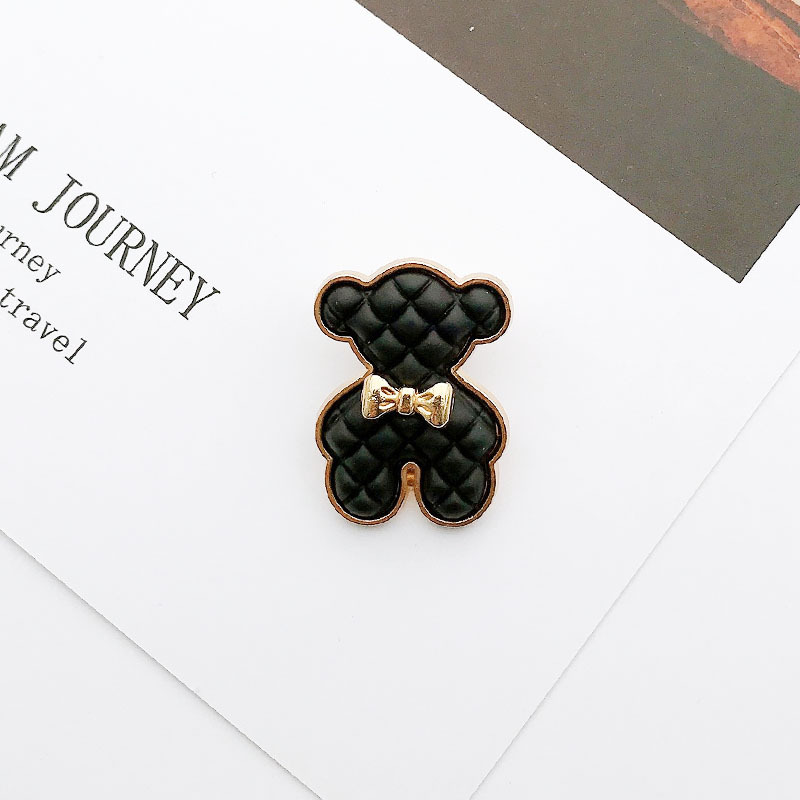 Picture of 2022 Yi Lian New Cave Shoes Accessories Bear Rhinestone Shoe Buckle Accessories Pearl Hanging Chain Slippers I-Buckle