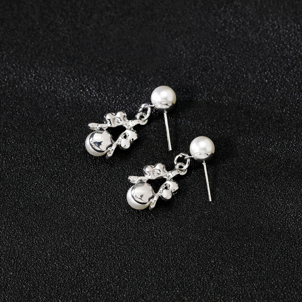 Picture of Cross-border e-commerce for fashion alloy flowers diamond pearl necklace earrings bracelet jewelry suit three-piece set