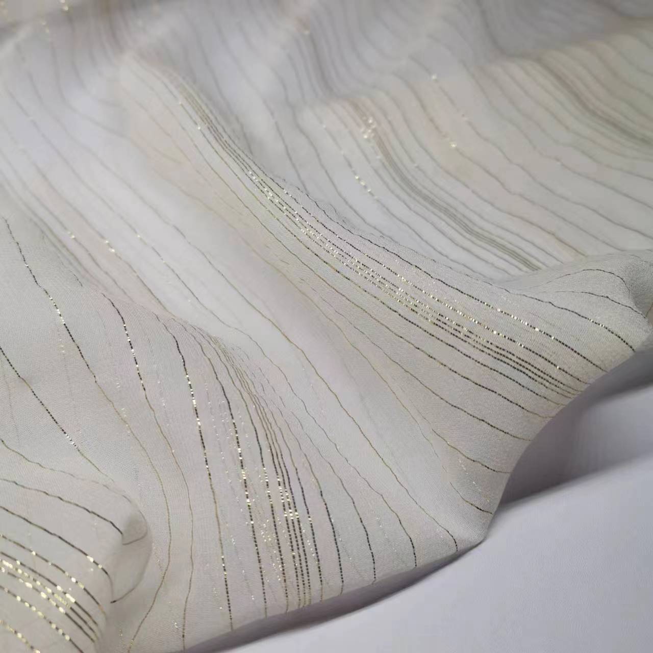Gold thread mulberry silk georgette base fabric 8mm narrow fashion silk fabric