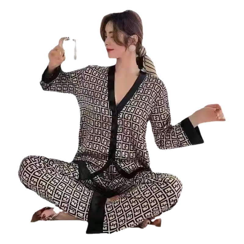 Pajamas Women's Spring and Autumn Long-sleeved Cardigan Ice Silk Home Clothes Simple V-neck Simulation Silk Two-piece Outfit Summer Wear
