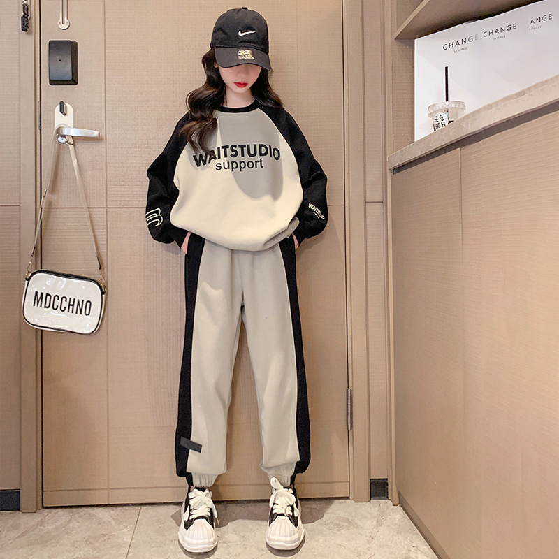 New 2024 Girls' Autumn Casual Sports suit Internet Popular Girl's Top Spring and Autumn Children's Clothes