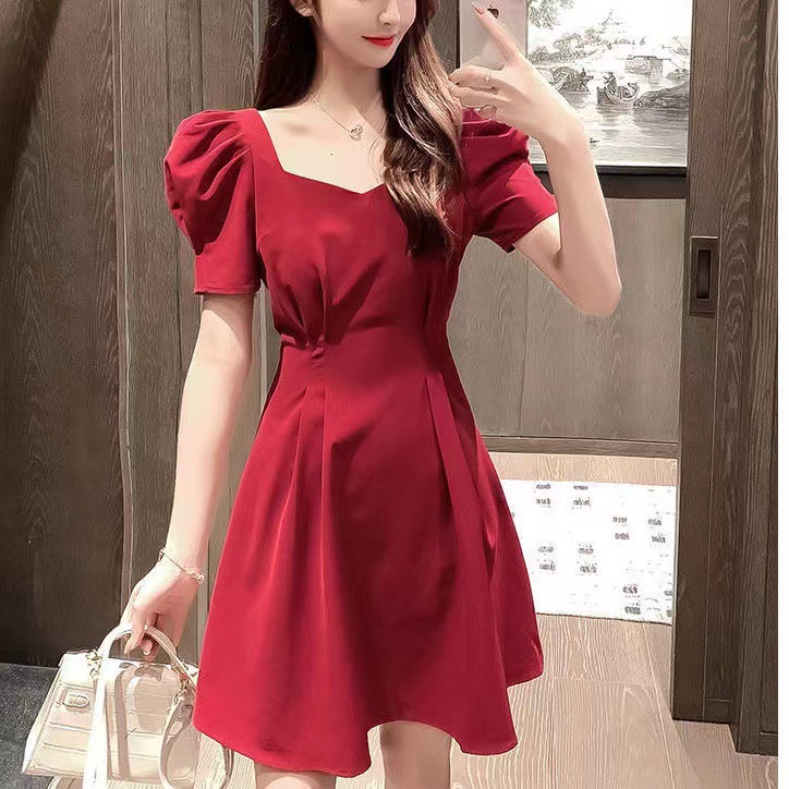 French Style Cared Machine Backless Square Collar Bubble Sleeve Red dress Women's 2024 Tight Waist Slimming Elegant Age-reducing Skirt