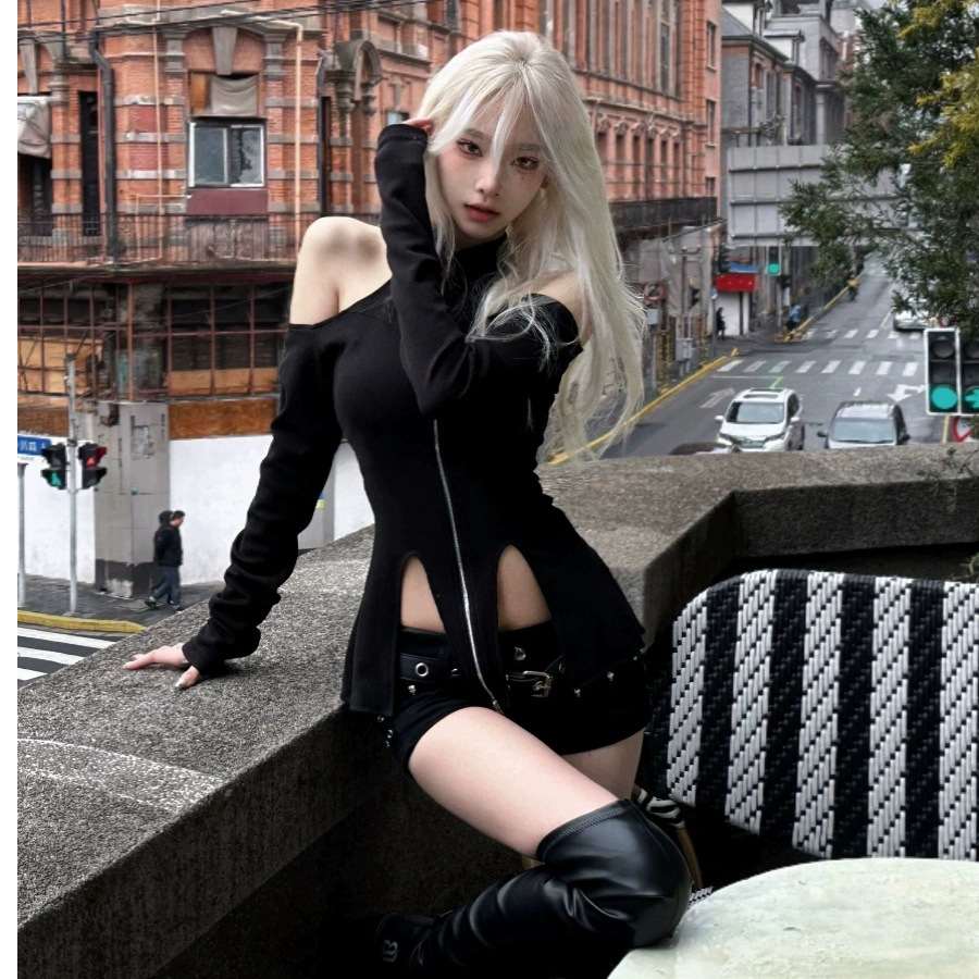 American Pure Lust Sexy Black Halterneck Knitwear for Women in Autumn Sexy Style Design with Off-Shoulder Tops Niche Design