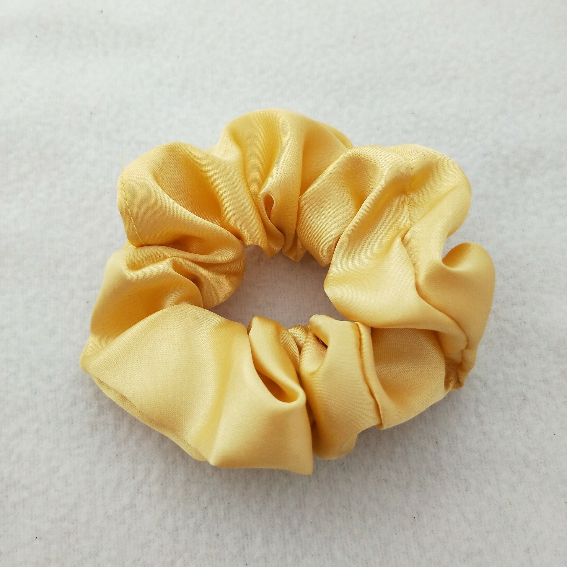 Picture of Cross-Border Amazon Satin Fabric Satin Scrunchie for Women, High-End Bun Hair Tie