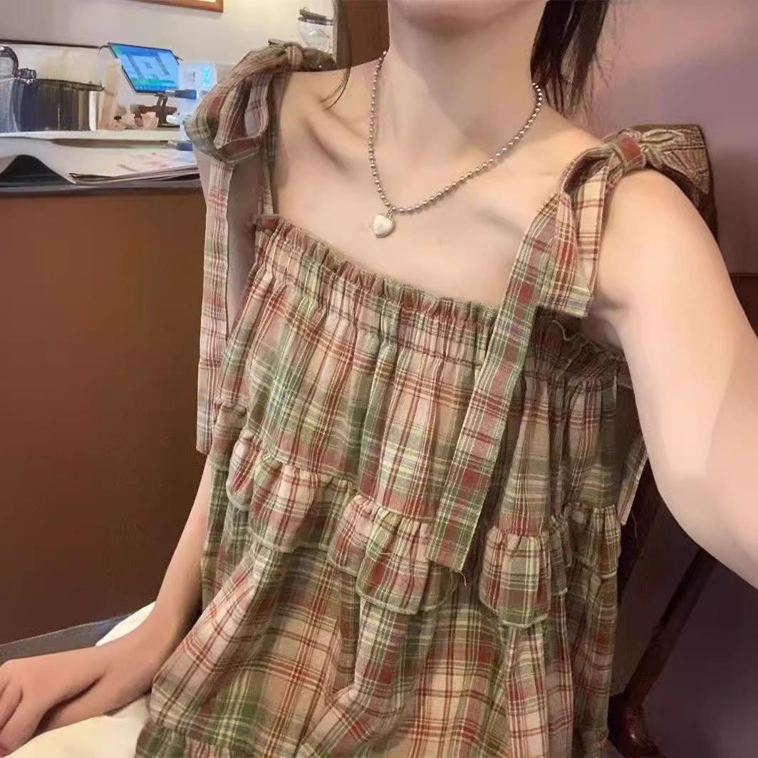 Picture of Sweet Girl's Wear Retro Lace-Up Square Collar Vest Fresh Plaid Doll Shirt Short Sweet Cool Sling Top