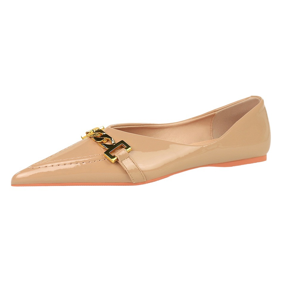 2873-5 European and American style all-match flat shoes glossy patent leather shallow mouth pointed metal chain decorative flat heel women's shoes
