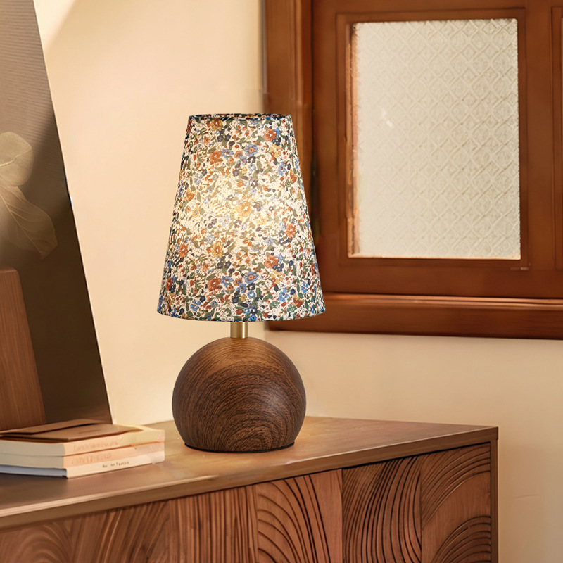 Picture of Vintage solid wood floral table lamp bedside small lamp medieval high-level atmosphere lamp living room bedroom high-value nightlight