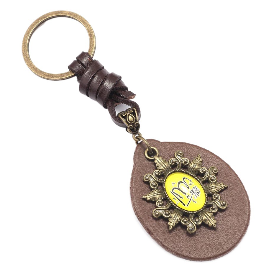 Gifts cross-border trade hot keychain foreign creative personality metal buckle leather pendant to send friends small jewelry