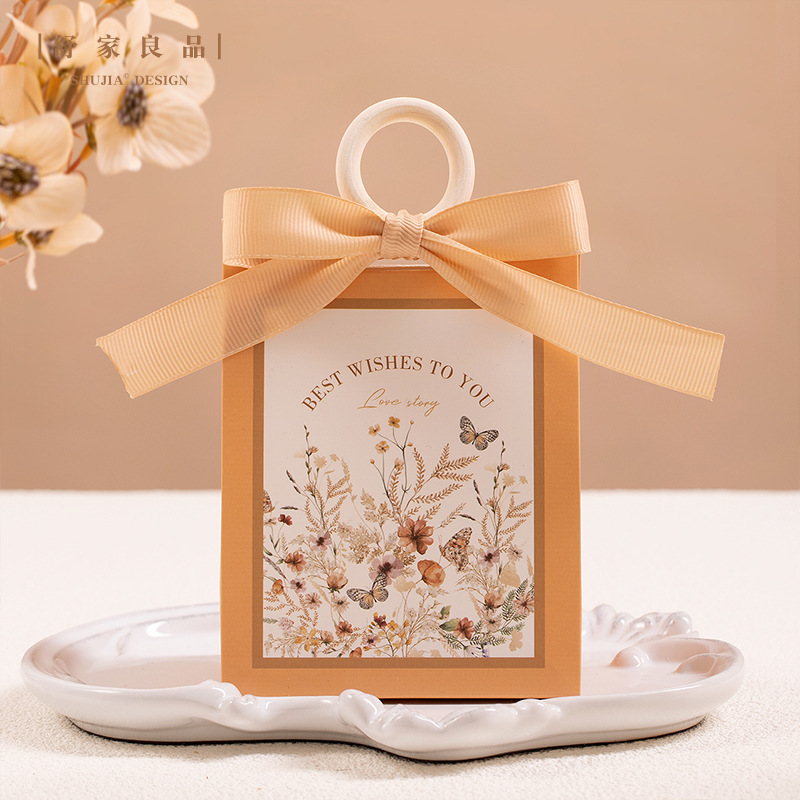Picture of Little Red Book Same Wedding Wedding Candy Box Engagement Table Candy Candy Box Candy Packaging Box Hand Fold Empty Box