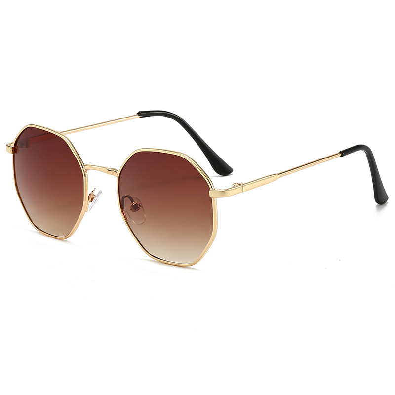 Picture of Cross-Border New Fashion Retro Full-Frame Metal Trendy Sunglasses for Men and Women Traveling Street Photography Sunglasses Wholesale