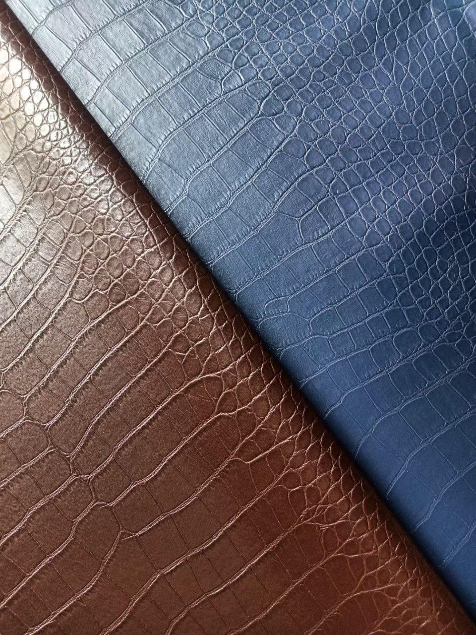Factory wholesale pvc crocodile leather whole in stock wine box photo album packaging leather fabric PVC