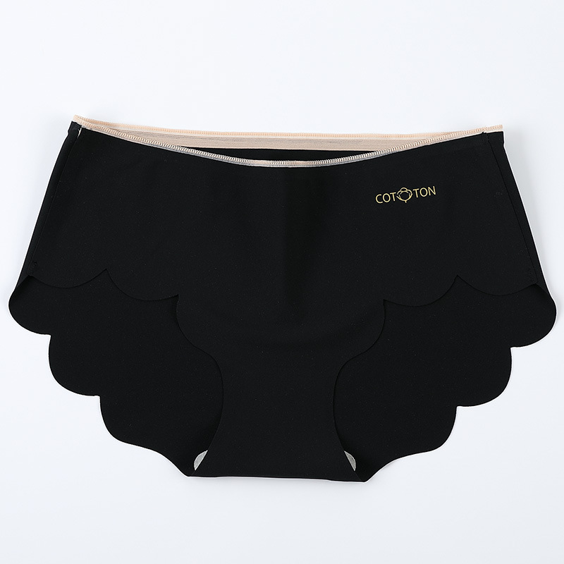 Picture of Women's Pure Cotton Antibacterial Crotch Seamless High-Elastic Cotton-Feel Triangle Briefs in Japanese and Korean Style