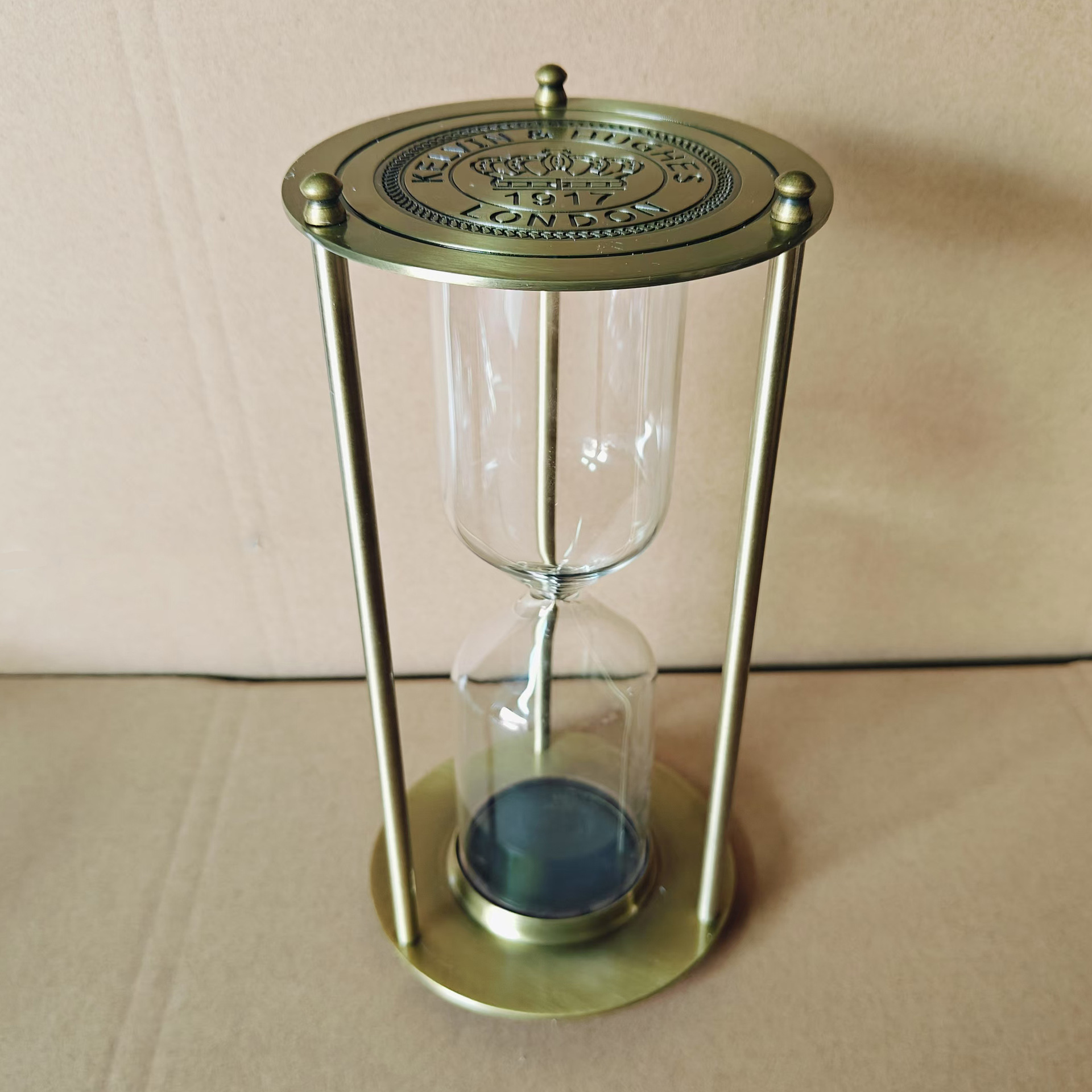 Picture of Vintage Metal Hourglass 1917 Crown Glass Hourglass Timer Gift Ornaments Home Decoration Gift Crafts