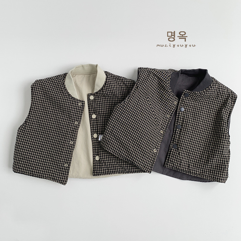 Picture of Double-sided Cotton Vest 2025 Winter New Boys and Girls Plaid Waistcoat for Middle and Small Children Korean Style Fashionable Warm Vest